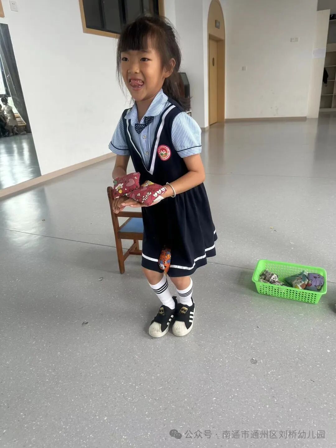 沙包游戏规则图片设计_幼儿沙包游戏玩法_沙包里面可以放什么