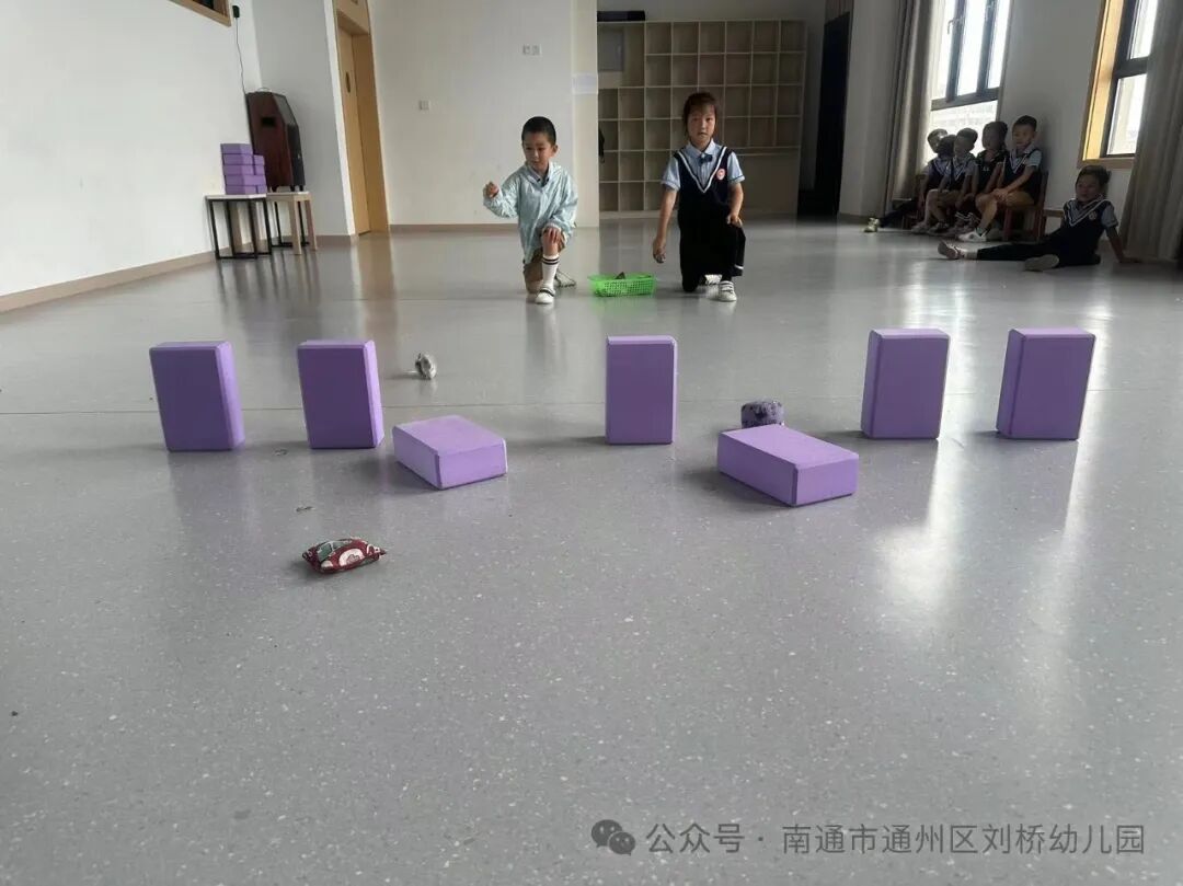 沙包游戏规则图片设计_沙包里面可以放什么_幼儿沙包游戏玩法