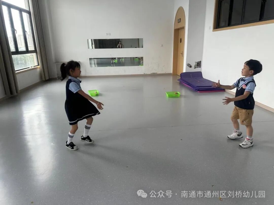 幼儿沙包游戏玩法_沙包里面可以放什么_沙包游戏规则图片设计