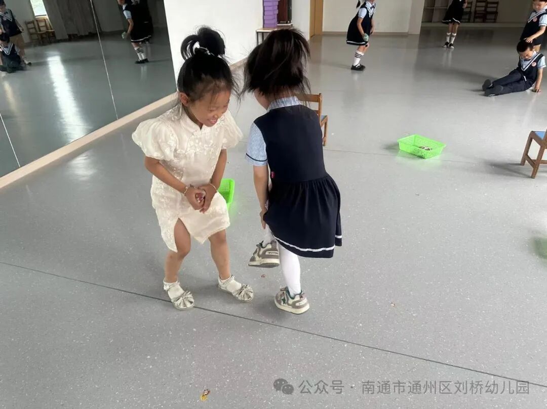 沙包游戏规则图片设计_沙包里面可以放什么_幼儿沙包游戏玩法