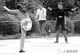 沙包游戏规则图片设计_打沙包技巧方法_打沙包游戏规则