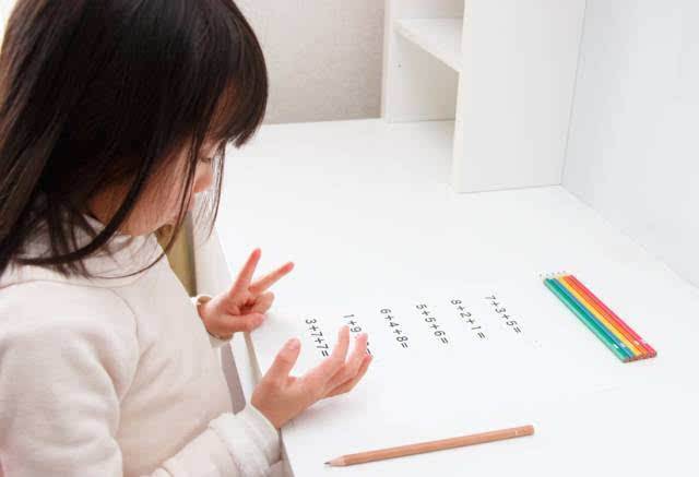 3-6岁数学启蒙，12种玩法扑克牌玩法，让孩子在玩中轻松搞定