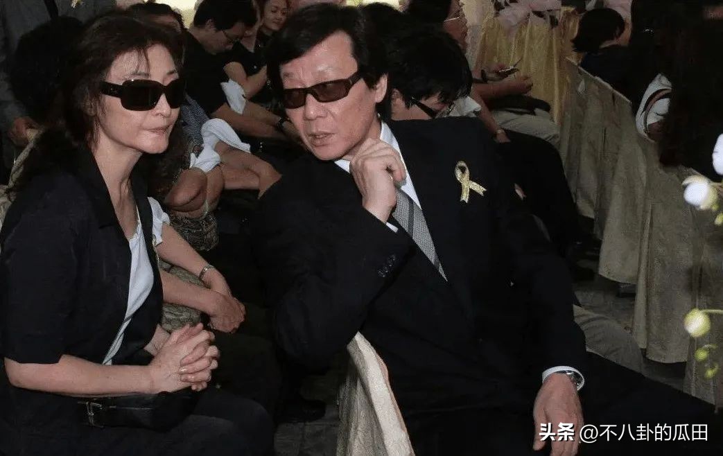 一妻一妾、5个儿女、68岁“视帝”寇世勋，晚年竟还有贤妻在侧