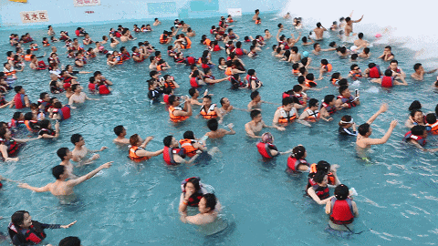 丽紫欢乐水世界吃瓜挑战赛_吃西瓜比赛游戏规则_夏日沙滩滚瓜大战游戏规则