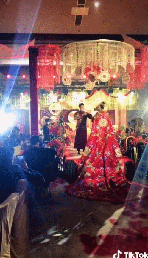 中式婚礼火遍全球！华丽梦幻有排面，国外网友：我也想整一个