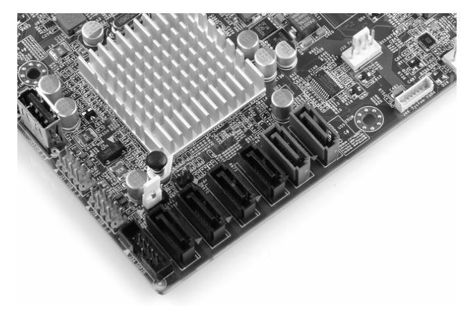 服务器能插多少块硬盘_插硬盘的设备_硬盘插座使用方法