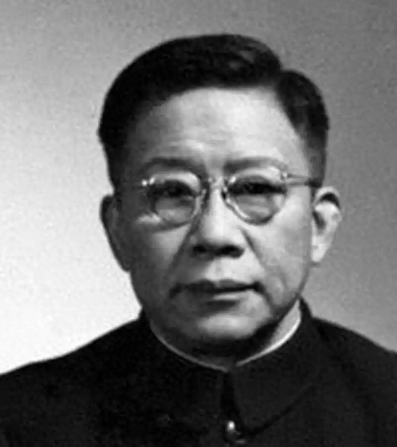 他曾任副总理，1975年被开除党籍妻子写匿名信进行诬陷