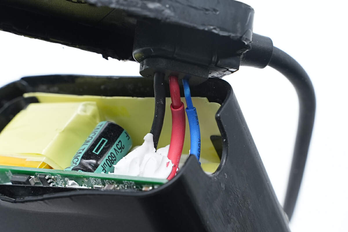 联想电脑电源线通用吗_氮化镓电源适配器内部方案和用料_联想原装100W氮化镓电源适配器拆解