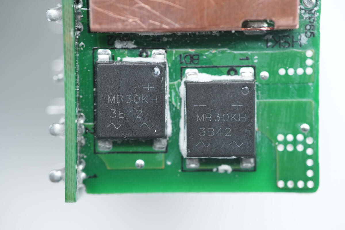 联想电脑电源线通用吗_联想原装100W氮化镓电源适配器拆解_氮化镓电源适配器内部方案和用料