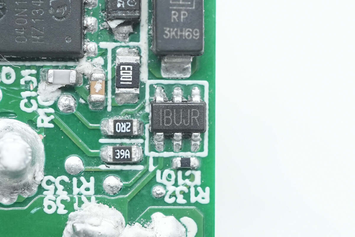 氮化镓电源适配器内部方案和用料_联想电脑电源线通用吗_联想原装100W氮化镓电源适配器拆解