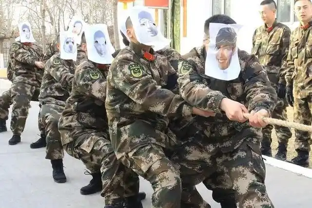 春节期间武警官兵军营小游戏_兵哥哥们军营游戏活动_bomb game游戏规则