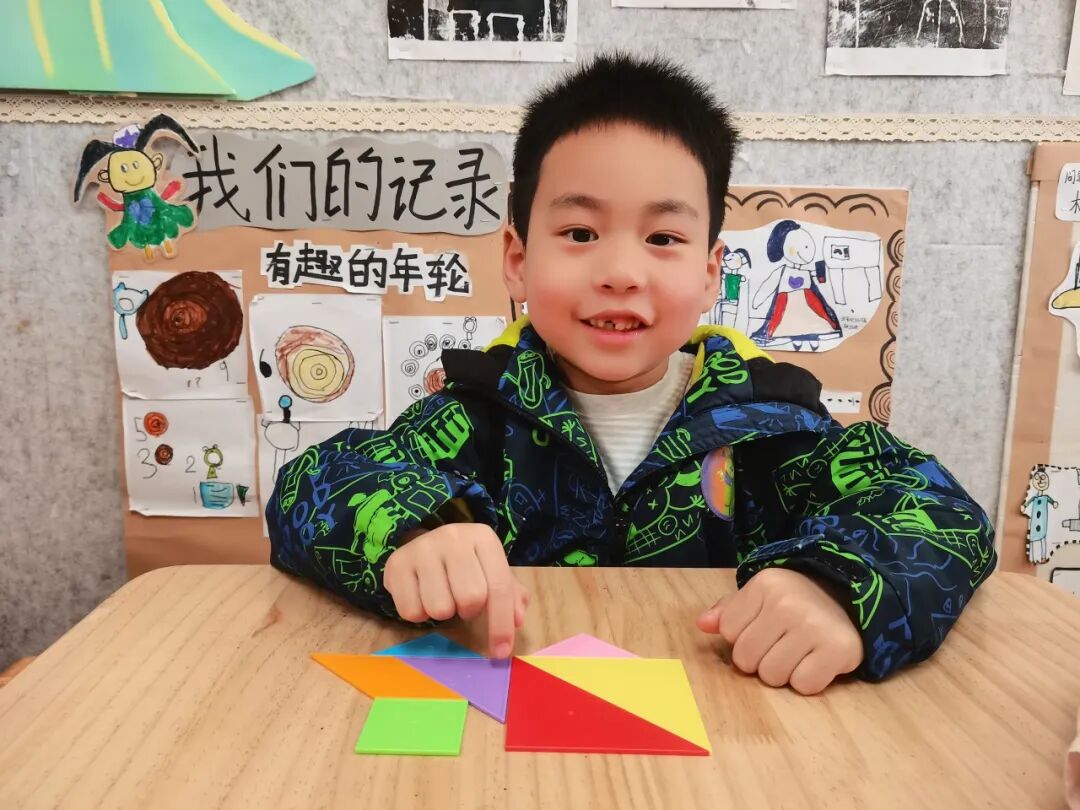 七巧板拼图游戏_七巧板幼儿园活动_智力拼图游戏