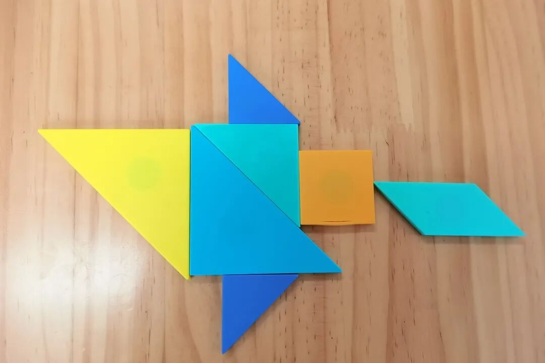 智力拼图游戏_七巧板幼儿园活动_七巧板拼图游戏