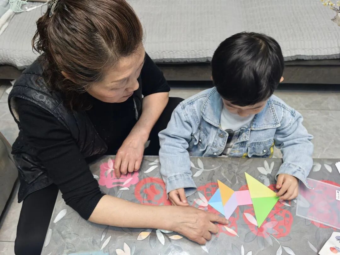 智力拼图游戏_七巧板拼图游戏_七巧板幼儿园活动