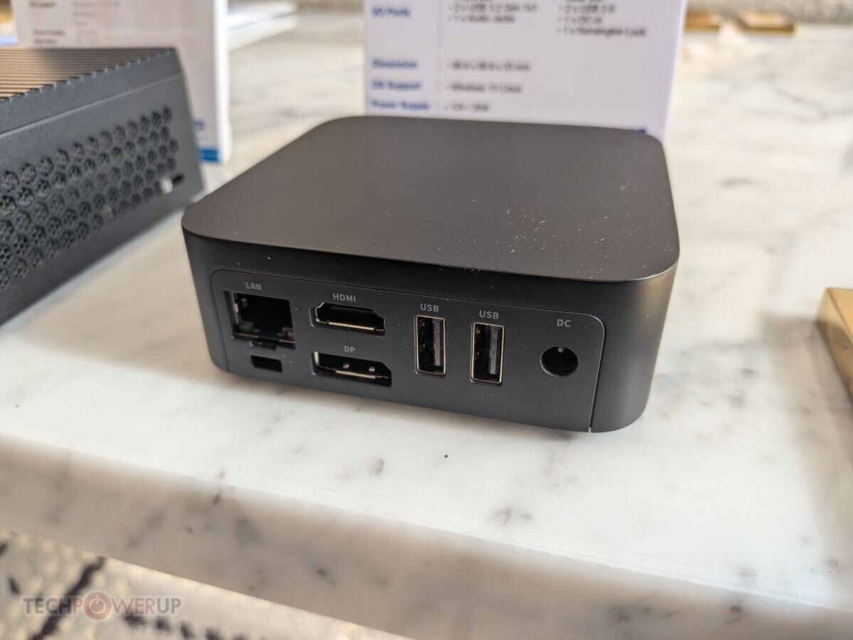 科技感高的电脑机箱_Liva Z系列迷你主机_英特尔Twin Lake迷你主机