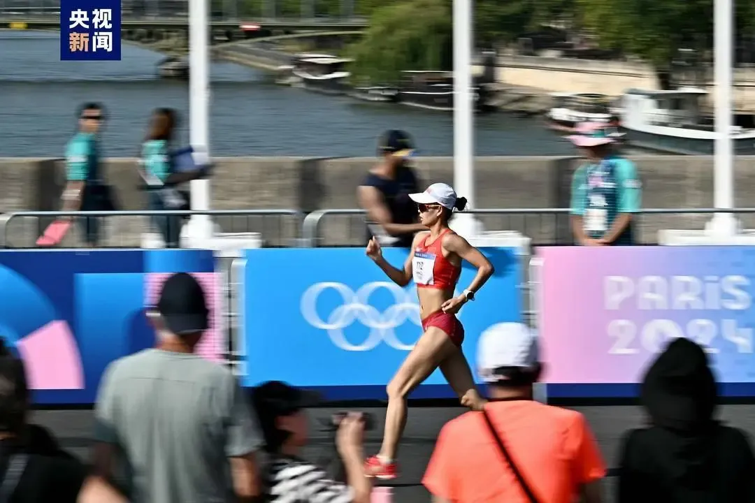 绑脚竞走游戏规则_竞走与跑步区别_竞走跑步技术要求对比