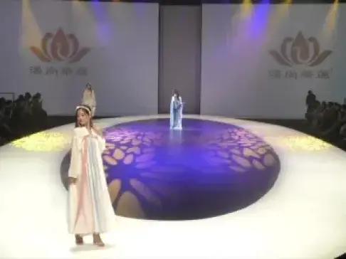 汉服小姐姐走秀！太美了