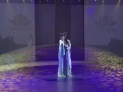 难以忘怀的走秀，美女姐姐不仅长得好看，声音还好听