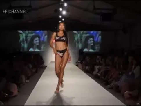 外国美女身材傲人，极品啊！