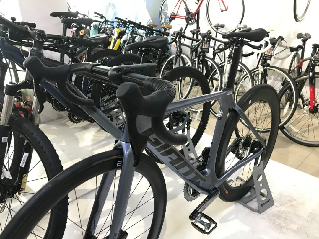 自行车赛车大全_山地车选购要点_公路车与山地车区别