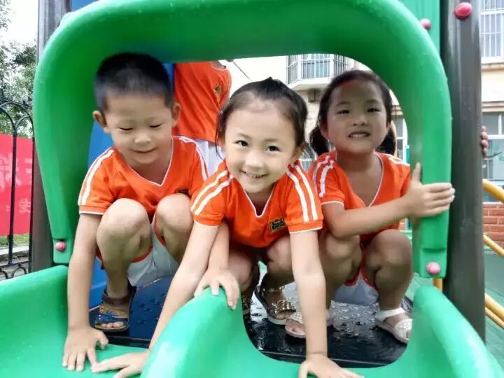 儿童游戏规则大全_幼儿园器械类游戏_幼儿园户外游戏安全