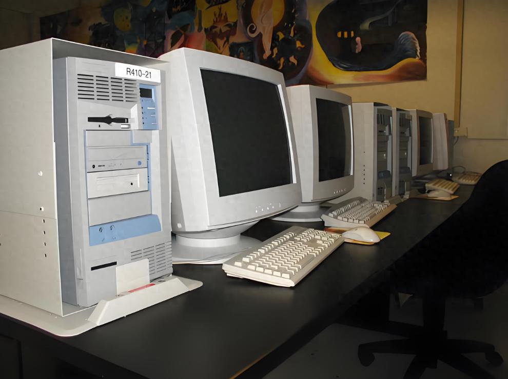 红警、帝国时代、星际争霸，这才是电脑房的主题！