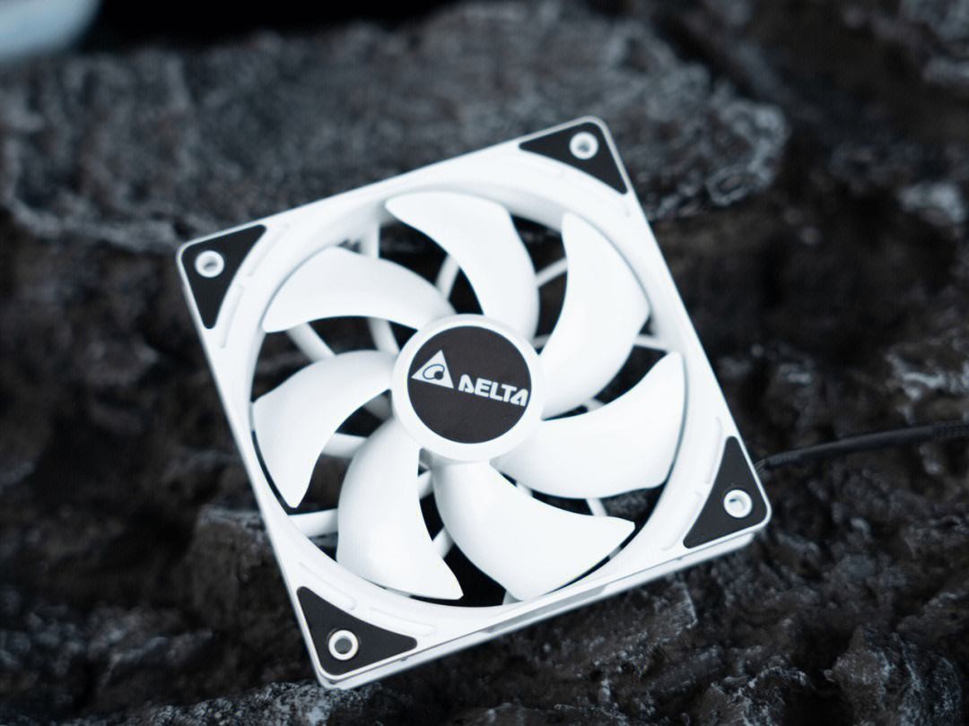 14cm机箱风扇安装教程_13代酷睿散热风扇选择_电脑风扇正常转速是多少