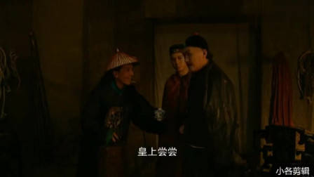 碰瓷党遇上女司机，别以为不敢撞你，男子当场被活活撞飞！
