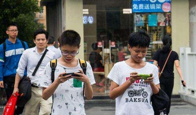 中国移动公司有固话吗_固定电话使用原因_智能手机普及率